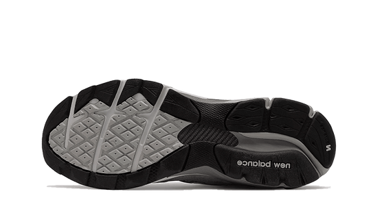 990-v3-grey-20192021-sneakee-store