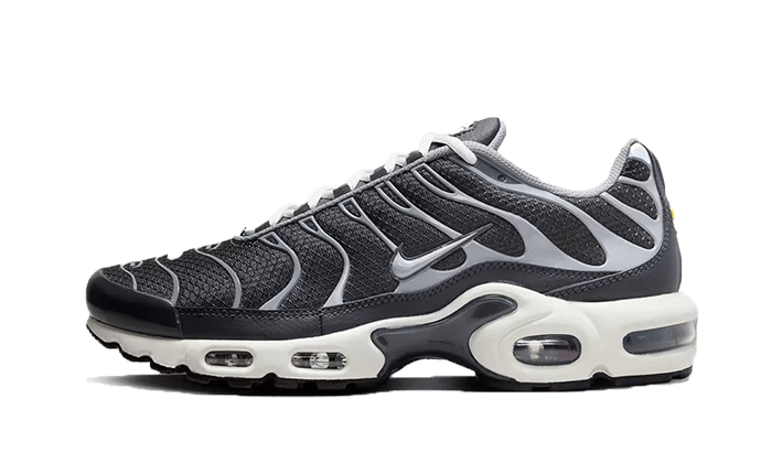 air-max-plus-se-greyscale-cool-grey-sneakee-store