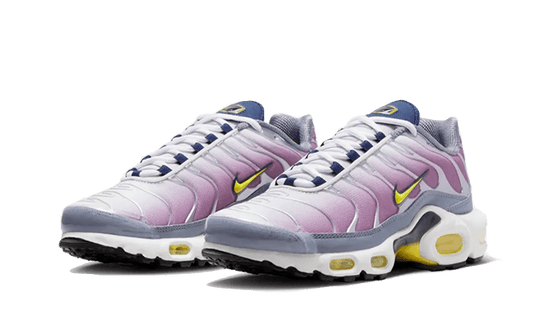 air-max-plus-violet-dust-sneakee-store