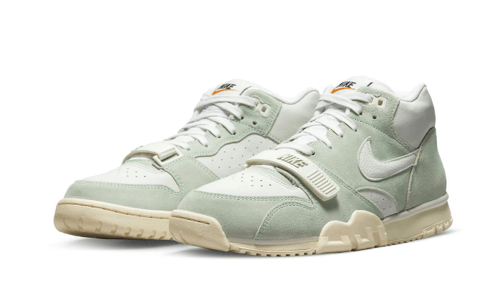 air-trainer-1-enamel-green-sneakee-store