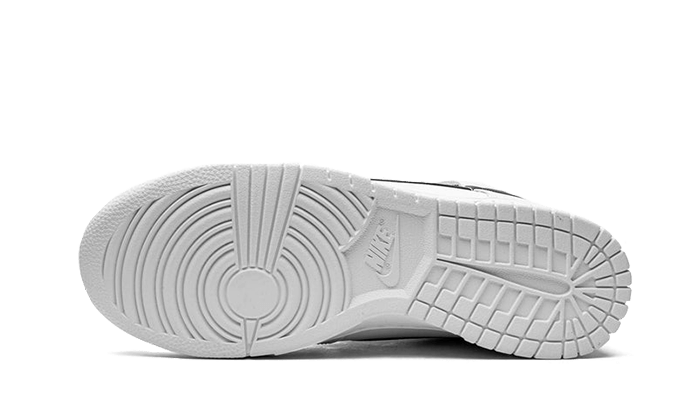 dunk-high-reverse-panda-sneakee-store