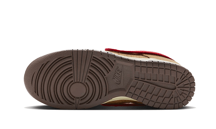 dunk-low-clot-cork-sneakee-store