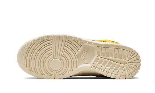 dunk-low-banana-sneakee-store