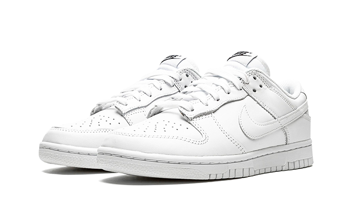 dunk-low-triple-white-2021-sneakee-store