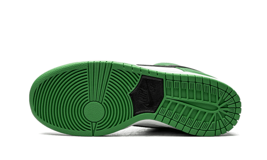 sb-dunk-low-classic-green-sneakee-store