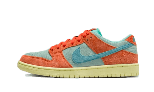 sb-dunk-low-orange-emerald-rise-sneakee-store