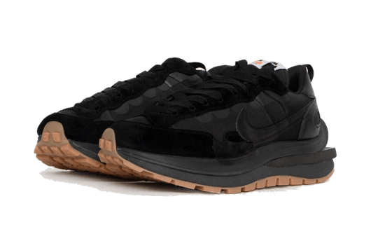 vaporwaffle-sacai-black-gum-sneakee-store