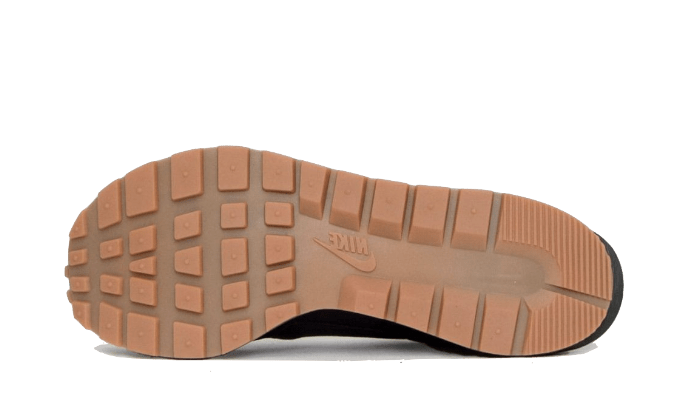 vaporwaffle-sacai-black-gum-sneakee-store