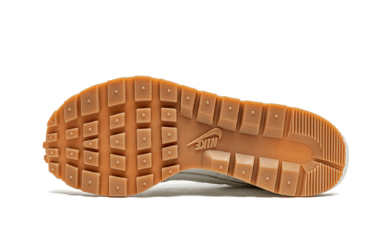 vaporwaffle-sacai-sail-gum-sneakee-store
