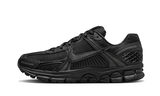 vomero-5-triple-black-sneakee-store