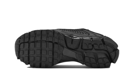 vomero-5-triple-black-sneakee-store