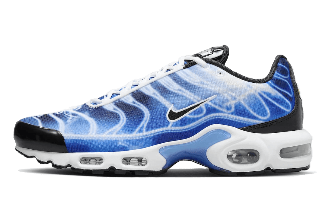 air-max-plus-light-photography-old-royal-sneakee-store