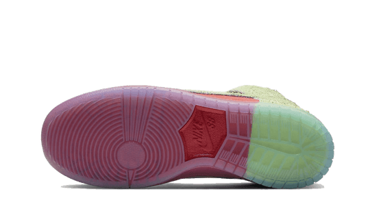 sb-dunk-high-pro-qs-strawberry-cough-sneakee-store