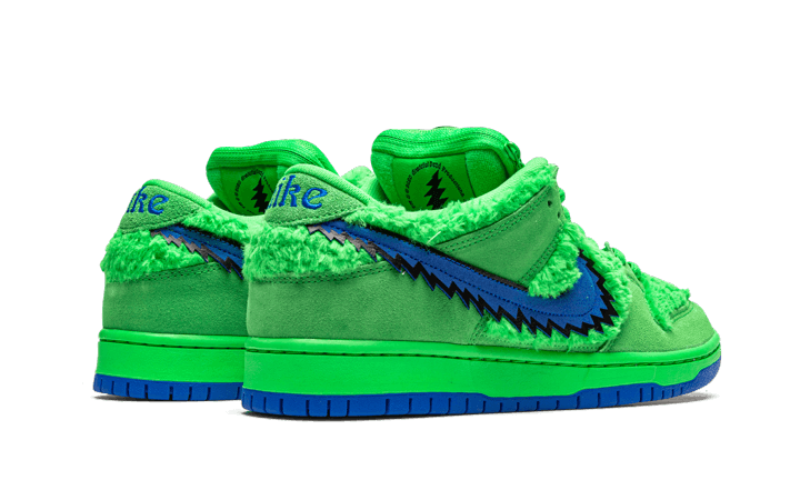 sb-dunk-low-grateful-dead-bears-green-sneakee-store