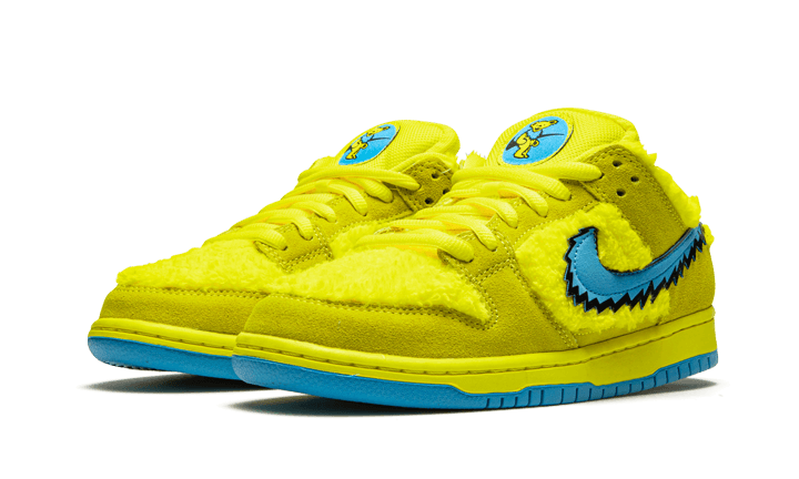 sb-dunk-low-grateful-dead-bears-yellow-sneakee-store