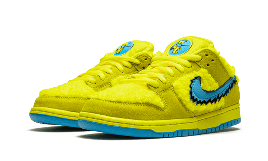 sb-dunk-low-grateful-dead-bears-yellow-sneakee-store