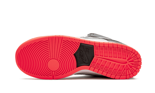 sb-dunk-low-infrared-sneakee-store