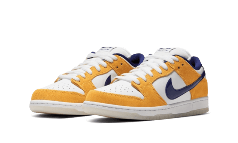 sb-dunk-low-laser-orange-sneakee-store