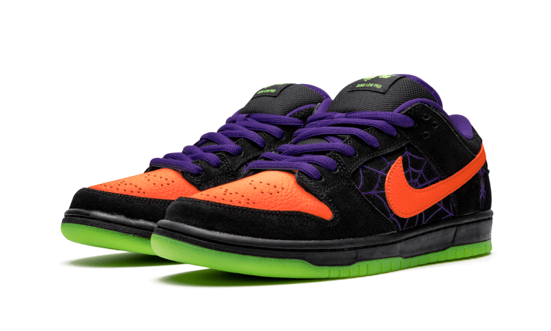 sb-dunk-low-night-of-mischief-sneakee-store