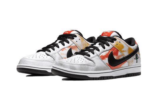 sb-dunk-low-raygun-tie-dye-away-sneakee-store