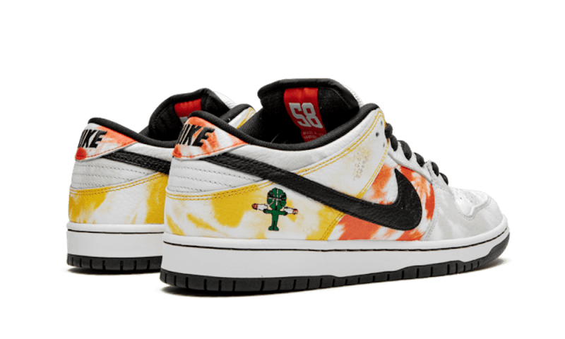 sb-dunk-low-raygun-tie-dye-away-sneakee-store