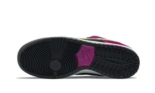 sb-dunk-low-red-plum-sneakee-store