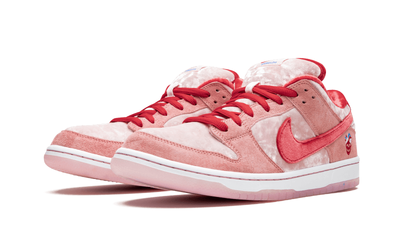 sb-dunk-low-strangelove-sneakee-store