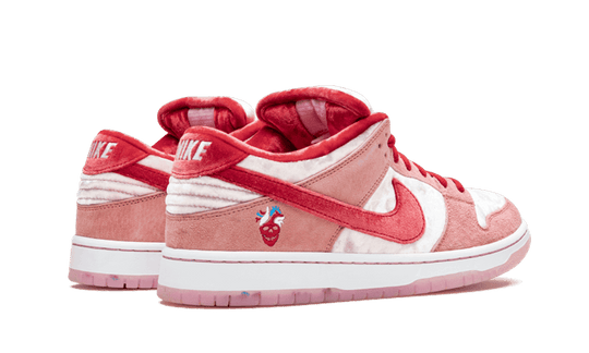 sb-dunk-low-strangelove-sneakee-store