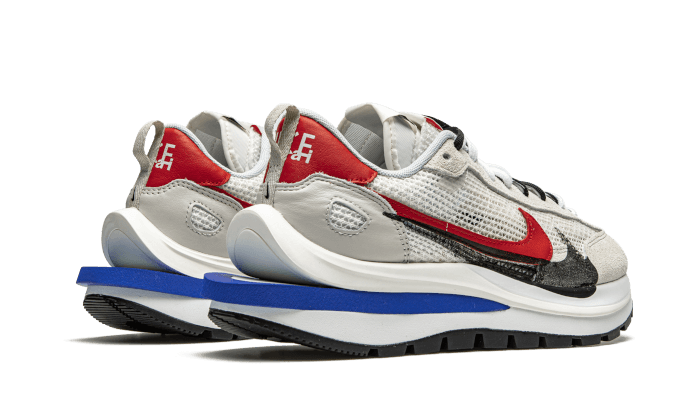 vaporwaffle-sacai-sport-fuchsia-game-royal-sneakee-store