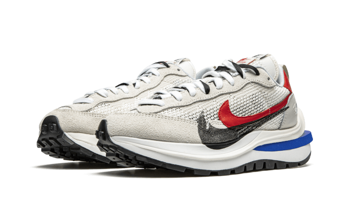vaporwaffle-sacai-sport-fuchsia-game-royal-sneakee-store