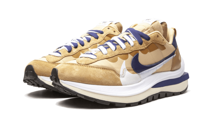 vaporwaffle-sacai-tan-navy-sneakee-store