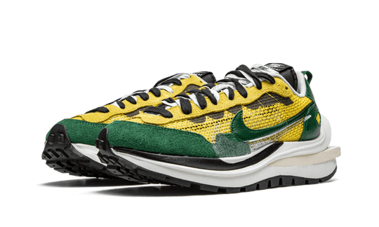 vaporwaffle-sacai-tour-yellow-stadium-green-sneakee-store