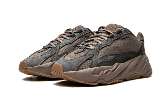yeezy-700-v2-mauve-sneakee-store