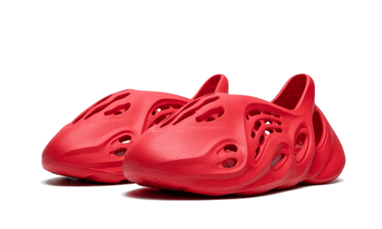 yeezy-foam-rnnr-vermillion-sneakee-store