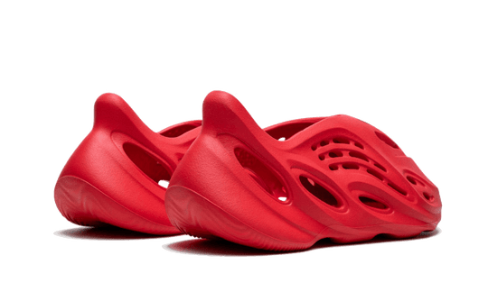 yeezy-foam-rnnr-vermillion-sneakee-store
