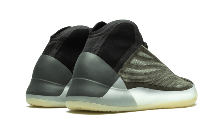 yeezy-qntm-barium-sneakee-store