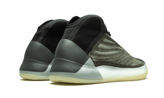 yeezy-qntm-barium-sneakee-store